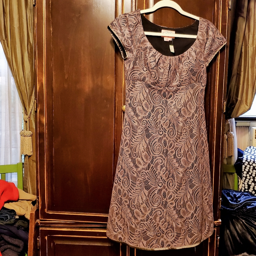 Phoebe Couture Lace dress with cap sleeves
